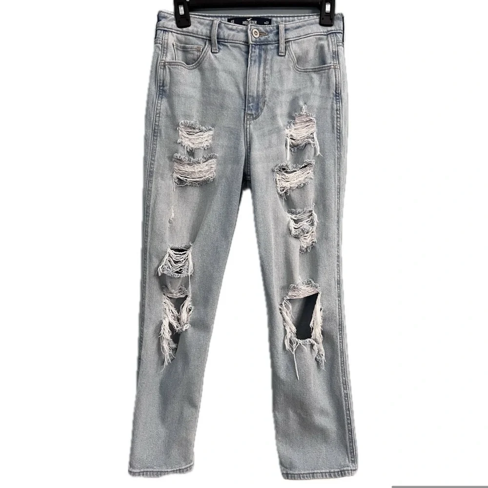 Hollister Ultra High Rise Mom Jeans Ripped Size 5 Short / Petite W27 L25